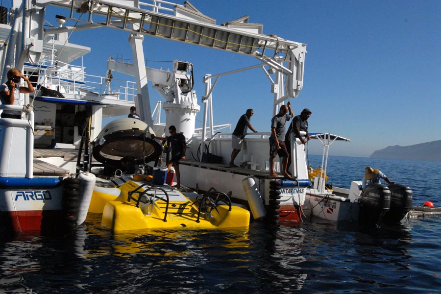 mv-argo-and-deepsee-undersea-hunter (1)