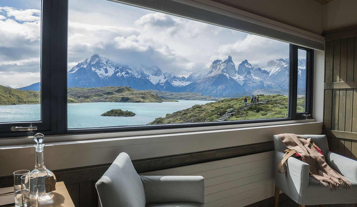 Cordillera-Paine-room-wonderful-overview.-Luxury-vacations-wildlife