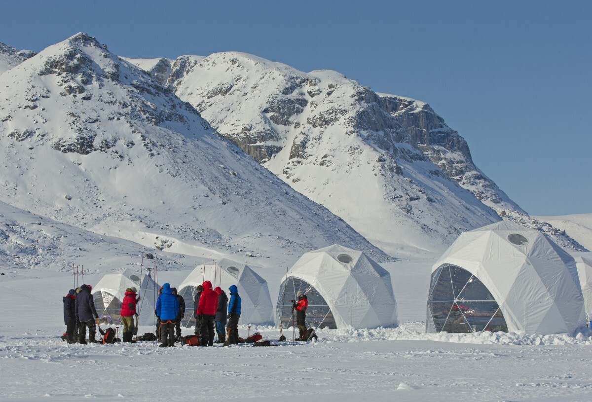 Basecamp-baffin-skiing-group