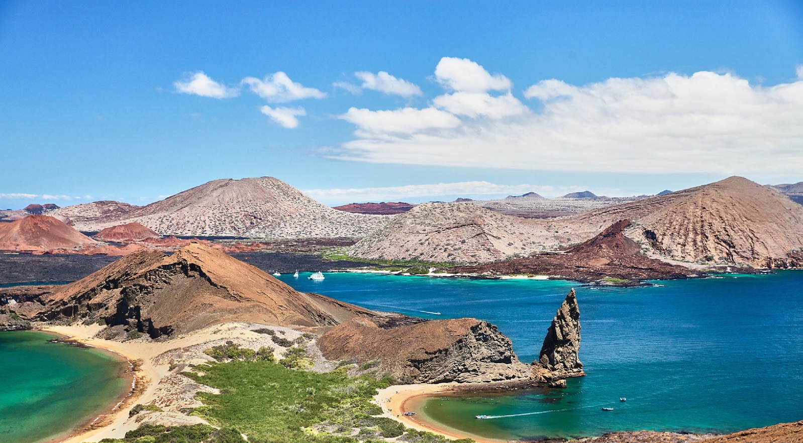 playa dorada and pinnacle rock bartolomé galapagos